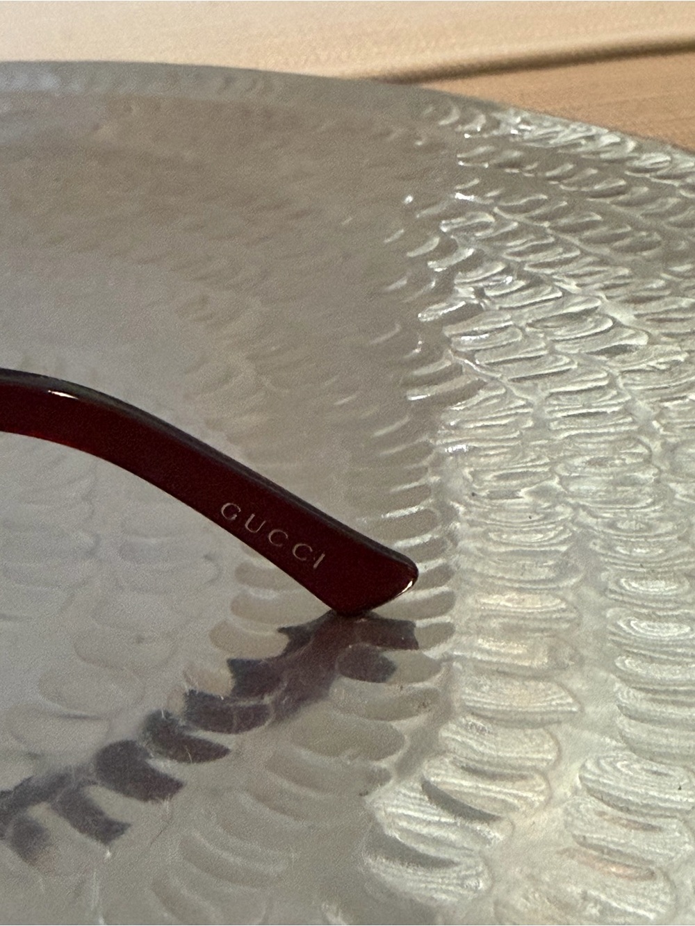 Gucci Brown Sunglasses with Gold Buckle Detail - Picture 4 of 5